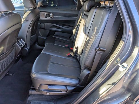 Used 2022 Kia Sorento S image 30