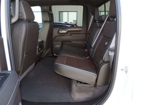 New 2026 GMC Sierra 2500 Denali w/ Denali Reserve Package image 13