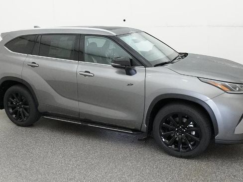 Used 2026 Toyota Highlander Limited AWD/4WD image 6
