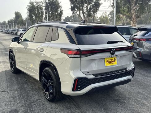 New 2026 Volkswagen Tiguan SE R-Line FWD image 3