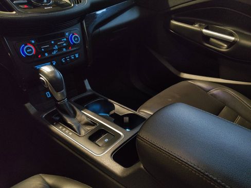 Used 2019 Ford Escape Titanium AWD/4WD image 26