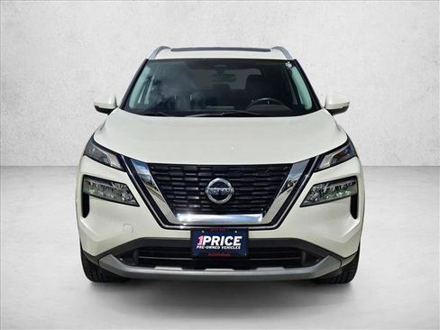 Used 2021 Nissan Rogue SV w/ Premium Package image 2