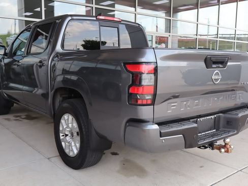 Used 2022 Nissan Frontier SV w/ SV Premium Package AWD/4WD image 6
