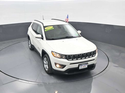 Used 2017 Jeep Compass Latitude w/ Popular Equipment Group AWD/4WD image 36