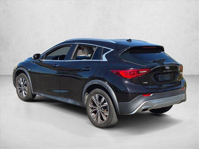 Used 2017 INFINITI QX30 AWD image 3