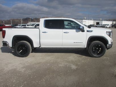 New 2026 GMC Sierra 1500 SLT w/ SLT Convenience Package
