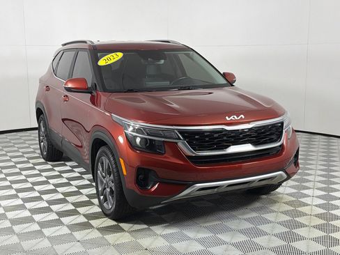 Used 2023 Kia Seltos S FWD image 3