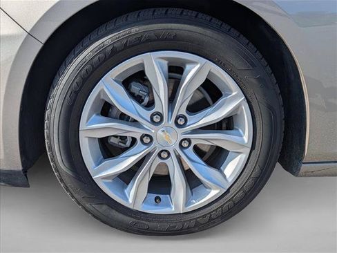 Used 2025 Chevrolet Malibu LT FWD image 9