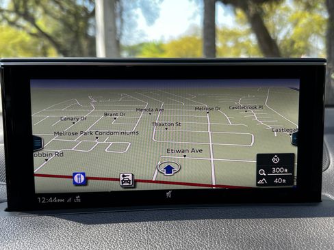 Used 2018 Audi Q7 3.0T Premium image 24