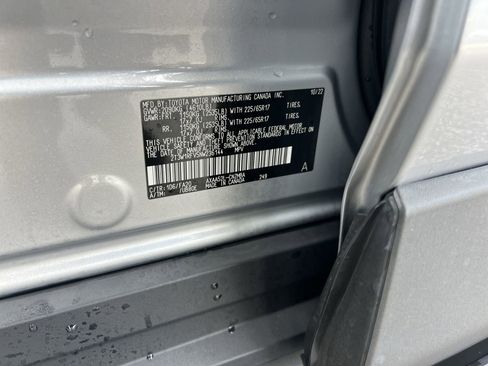 Used 2022 Toyota RAV4 XLE image 36