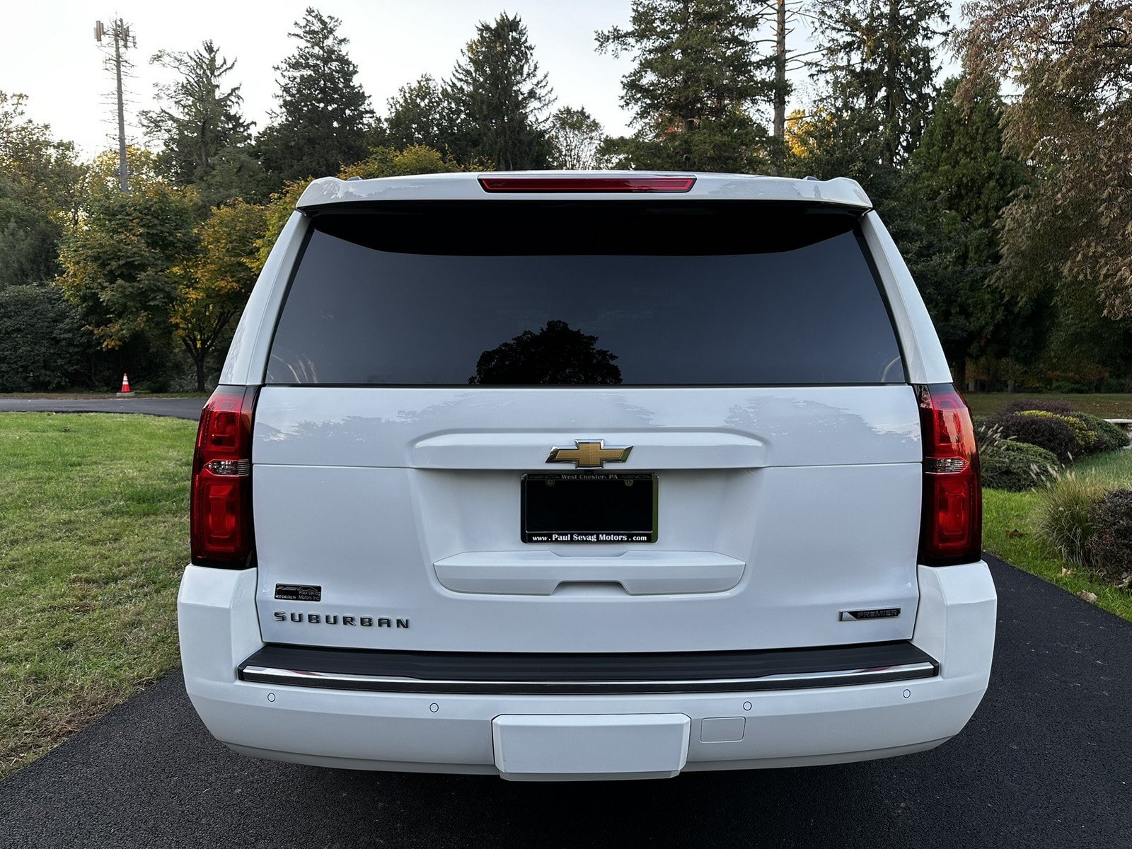Used 2018 Chevrolet Suburban Premier AWD/4WD image 9