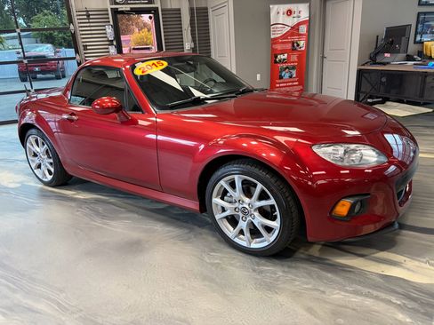 Used 2015 MAZDA MX-5 Miata Grand Touring RWD image 4