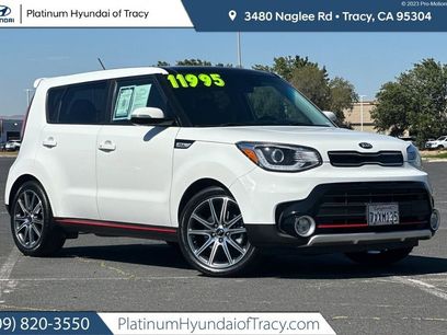Used 2017 Kia Soul ! w/ Tech Package
