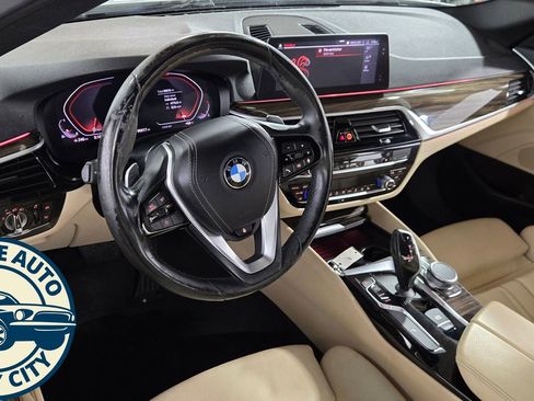 Used 2020 BMW 530i w/ Convenience Package RWD image 11