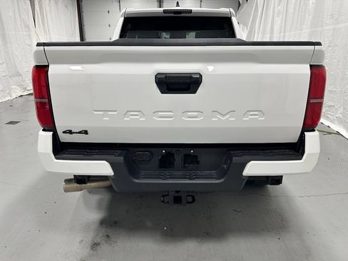 Used 2026 Toyota Tacoma TRD Off-Road AWD/4WD image 6