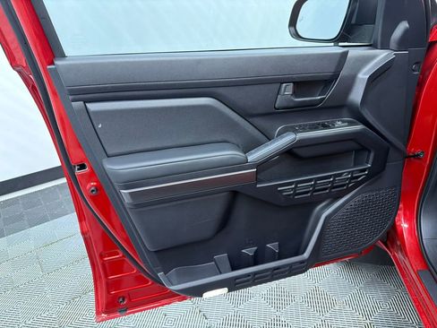 Used 2025 Toyota 4Runner SR5 image 11