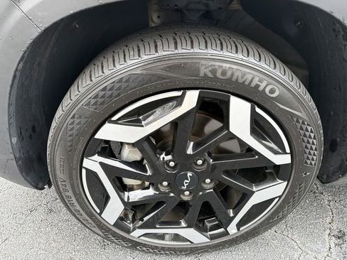 Certified 2024 Kia Seltos SX image 32