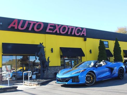 Used 2024 Chevrolet Corvette Z06 image 1