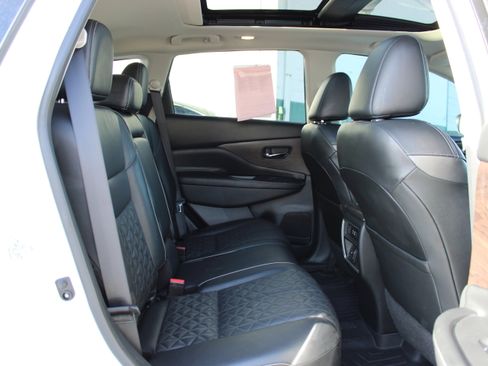 Used 2019 Nissan Murano Platinum w/ Cargo Package image 15