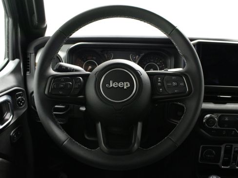Used 2025 Jeep Wrangler Unlimited Sport AWD/4WD image 20