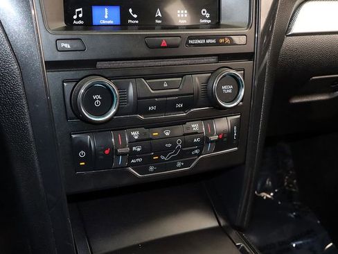 Used 2017 Ford Explorer XLT w/ Equipment Group 202A image 22