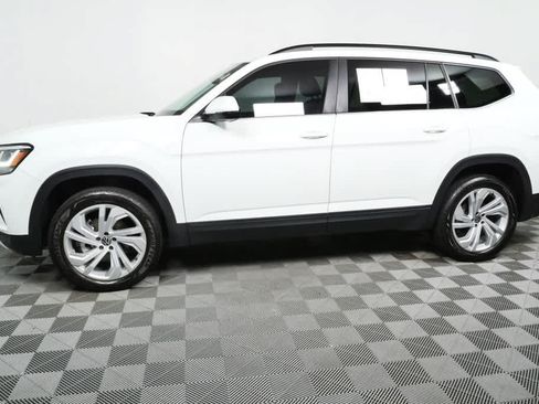 Certified 2022 Volkswagen Atlas SE FWD image 32