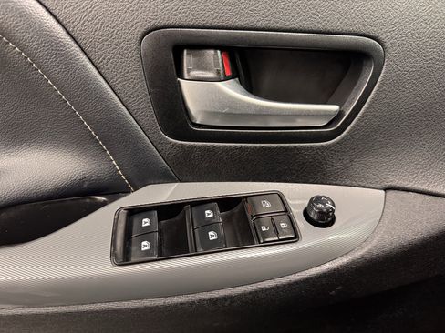 Used 2019 Toyota Sienna SE image 23