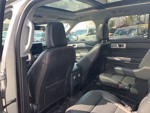 Used 2021 Ford Explorer Limited w/ Equipment Group 301A image 18