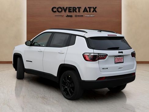 New 2026 Jeep Compass Latitude image 3