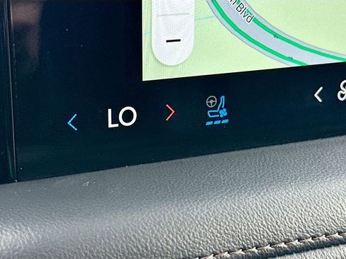 Used 2025 Lincoln Aviator Reserve w/ Luxury Package image 21