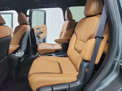 Used 2025 Nissan Armada SL w/ Captain's Chari Seat Package RWD image 33