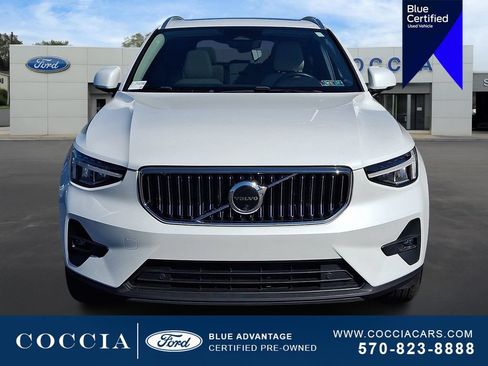 Used 2023 Volvo XC40 B5 Plus w/ Protection Package Premier AWD/4WD image 2