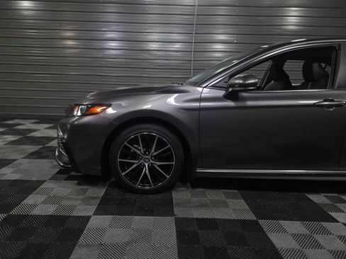 Used 2021 Toyota Camry SE w/ Carpet Mat Package (TMS) image 35