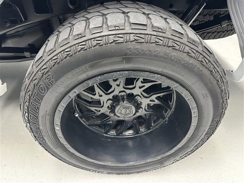 Used 2019 Ford F150 Lariat w/ Equipment Group 502A Luxury AWD/4WD image 16