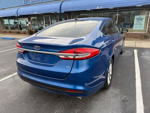 Used 2017 Ford Fusion SE w/ Fusion SE Technology Package image 29