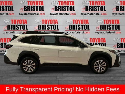 Used 2025 Subaru Outback Premium AWD/4WD image 2