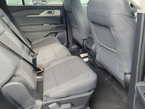 Used 2026 Ford Explorer Active RWD image 18