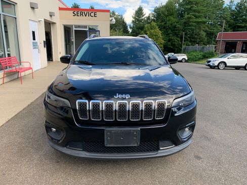 Used 2019 Jeep Cherokee Latitude Plus w/ Comfort/Convenience Group AWD/4WD image 2