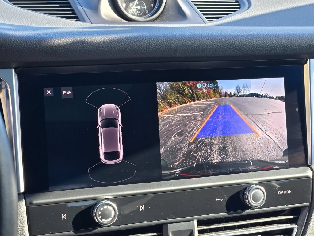 Certified 2024 Porsche Macan AWD/4WD image 23