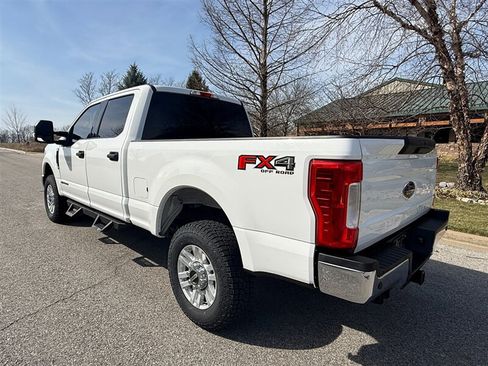 Used 2018 Ford F250 XLT w/ XLT Value Package AWD/4WD image 8