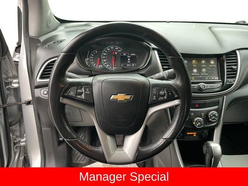 Used 2019 Chevrolet Trax LT w/ LT Convenience Package AWD/4WD image 21