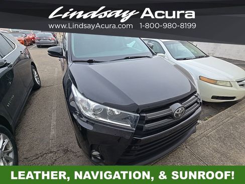 Used 2018 Toyota Highlander SE image 11