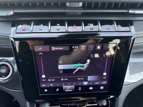 Used 2023 Jeep Grand Cherokee Laredo image 32