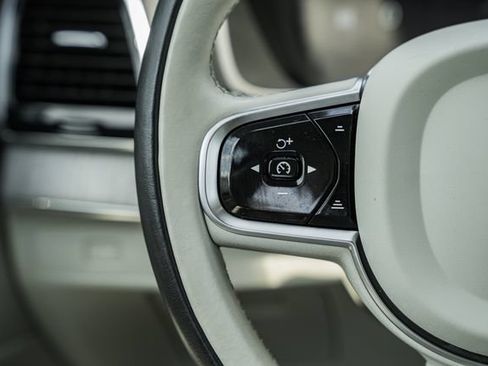 Certified 2024 Volvo XC90 B6 Plus w/ Protection Package Premier AWD/4WD image 28