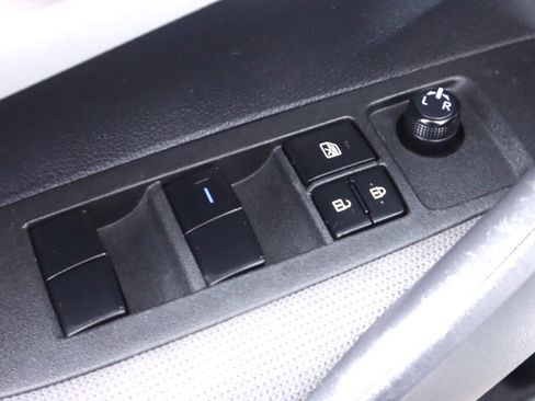 Used 2021 Toyota Corolla LE image 25