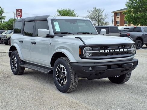 New 2026 Ford Bronco Outer Banks AWD/4WD image 35
