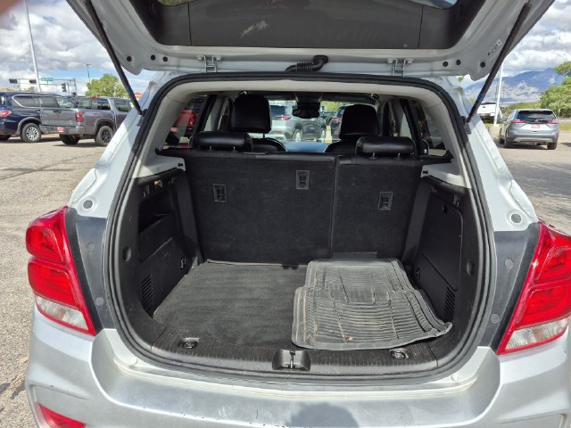 Used 2018 Chevrolet Trax LT w/ LT Convenience Package FWD image 18