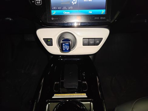 Used 2019 Toyota Prius Prime Advanced image 25