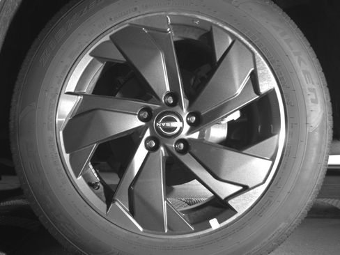 Used 2025 Nissan Rogue SV FWD image 14