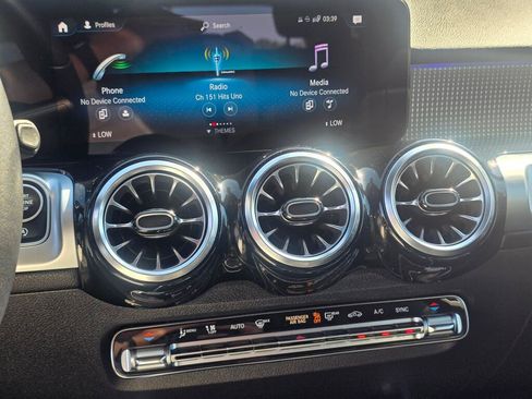 Used 2023 Mercedes-Benz GLB 250 image 15